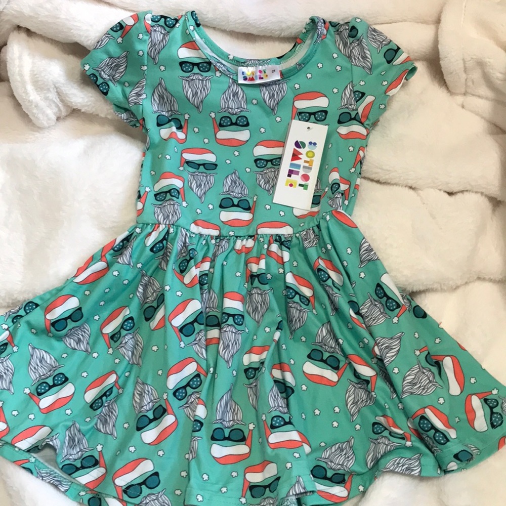 DOT DOT SMILE || cool Santa dress